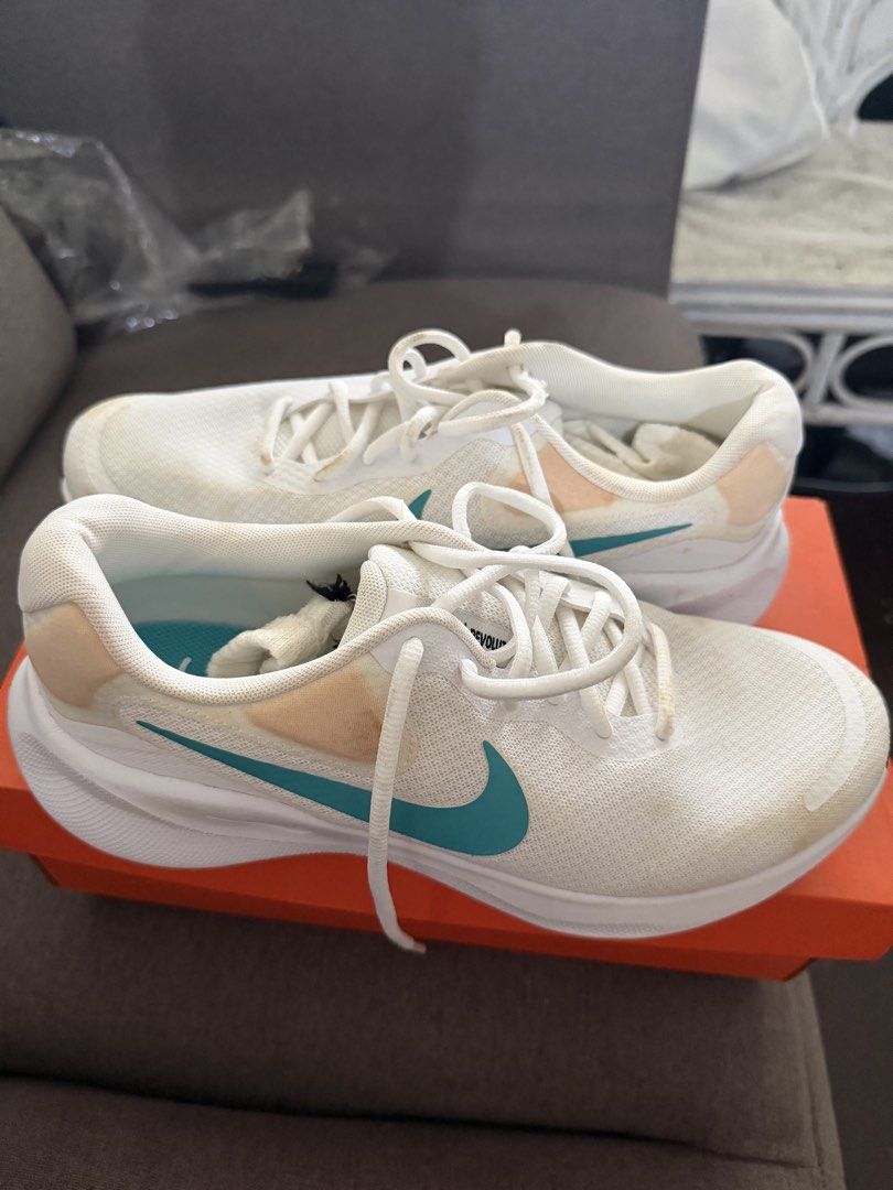 Nike running shoes, almost brand new (Category: Sneakers) located in Quezon City. Submitted by tyronevic (Listing ID 1439487429, Image 2). Description: Nike running shoes, almost new, once lang.m nagamit. .
