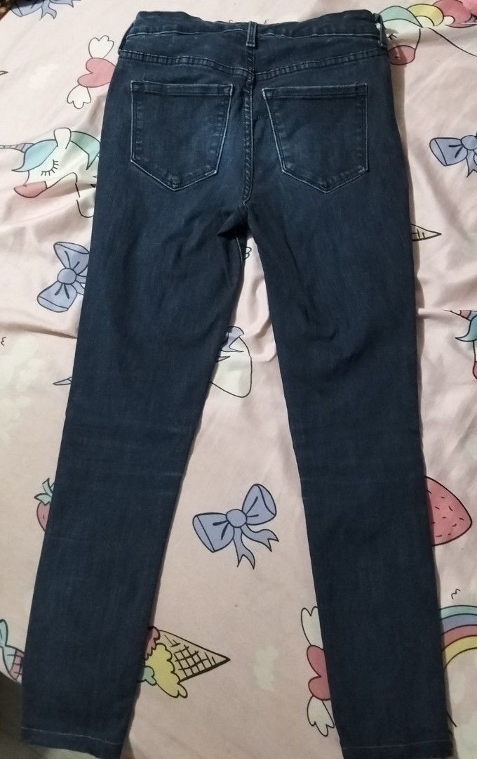 Old Navy 27-28 Highwaist (Category: Jeans) located in Bustos. Submitted by rosetp28 (Listing ID 1439478078, Image 2). Description: Old Navy Size 27-28 inches Highwaist Skinny Length: 37 inches 100 pesos GCash payment Free shipping fee Thanks po..