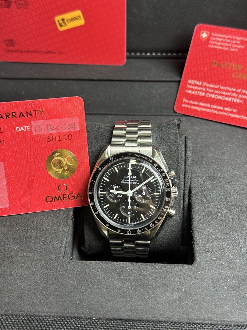 Omega Speedmaster (Category: Men's Watches) located in Quezon City. Submitted by LuxPieces (Listing ID 1439603232, Image 1). Description: Omega Speedmaster Hesalite Crystal Ref. 310.30.42.50.01.001 Year 2021 Size 42mm Amazing condition, almost Bnew! Aussie AD 325k only.