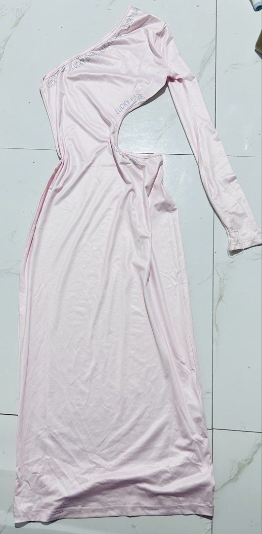 One sided sexy long dress (Category: Evening dresses & gowns) located in Bauang. Submitted by alyssaaaamm (Listing ID 1439590632, Image 1). Description: pink Temu Women’s Dress Set 9A8838-1 featuring an asymmetric one-shoulder design with long sleeves and a cut-out detail.