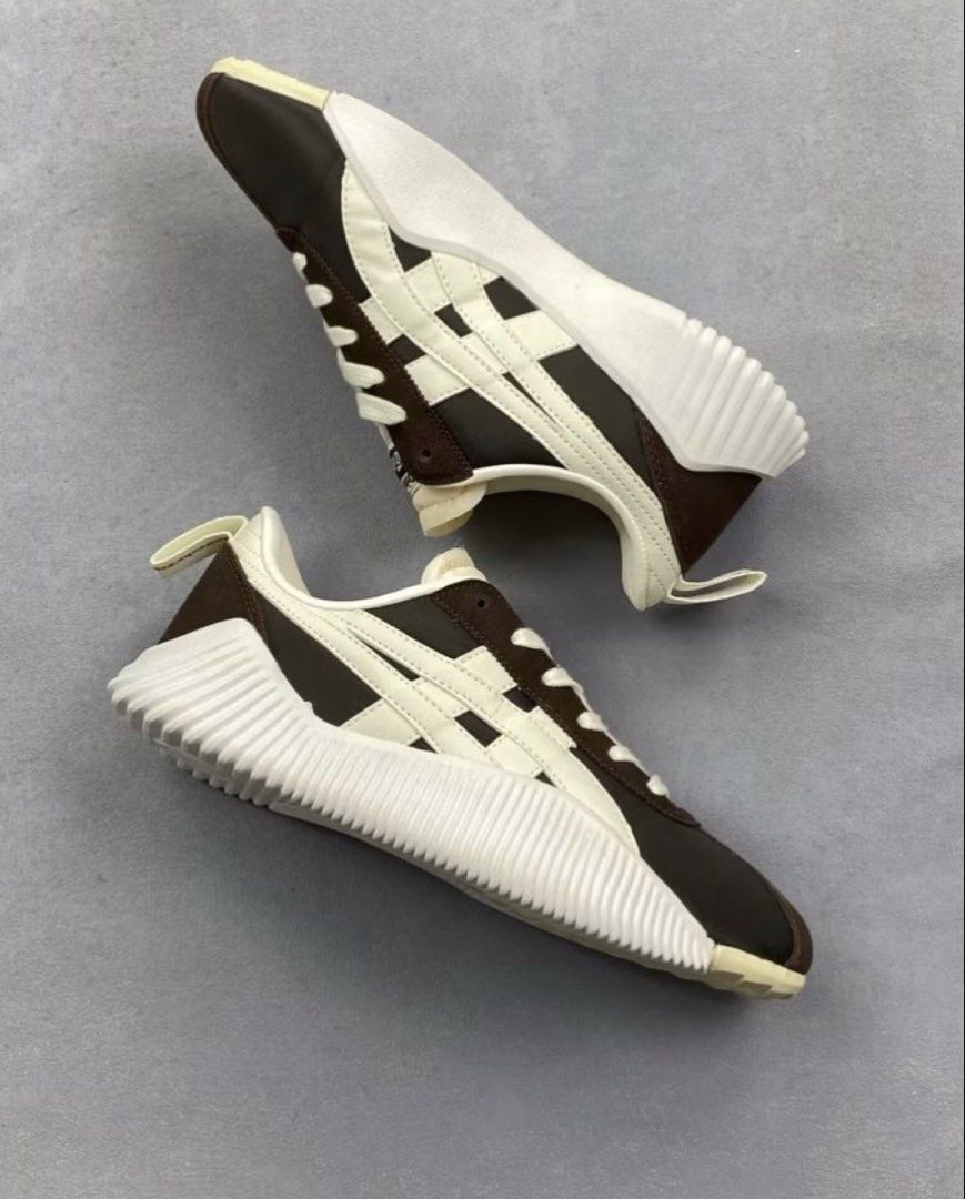 Onitsuka Tiger Runner Sneaker (Category: Sneakers) located in Cavite. Submitted by kivenmoff (Listing ID 1439510741, Image 1). Description: - Onitsuka Tiger sneakers Mall pulled out from Japan Us 11 Euro 45 Brand new .