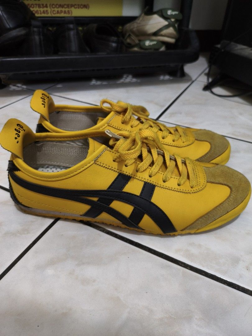 Onitsuka Tiger Yellow Sneakers (Category: Casual Shoes) located in Concepcion. Submitted by ojinge (Listing ID 1439513593, Image 2). Description: di ko masyado nagamit, super laki sakin off Size 43.5 Issue: needs wash.