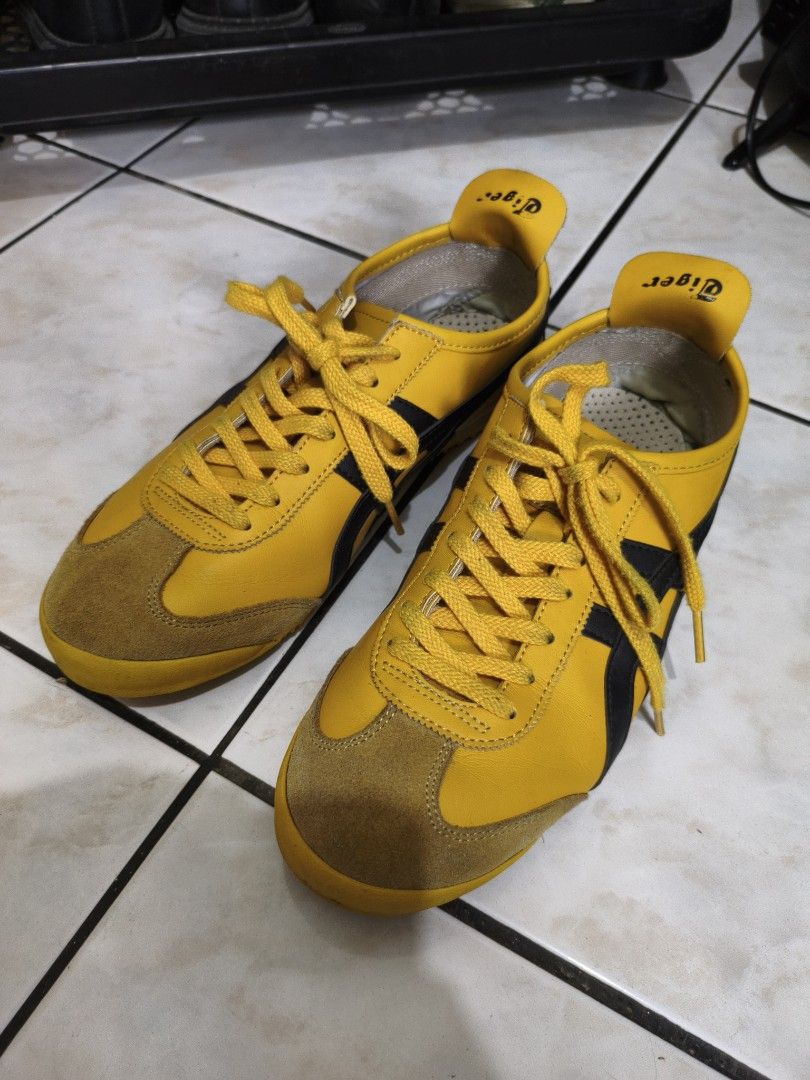Onitsuka Tiger Yellow Sneakers (Category: Casual Shoes) located in Concepcion. Submitted by ojinge (Listing ID 1439513593, Image 1). Description: di ko masyado nagamit, super laki sakin off Size 43.5 Issue: needs wash.