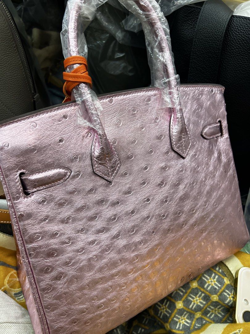 Ostrich birkin in metallic pink (Category: Luxury Bags & Wallets) located in Bacoor. Submitted by theluxarybelongings (Listing ID 1439603349, Image 3). Description: 30cm Stamp k PHW complete inclusions Mop: any Delivery: ok.