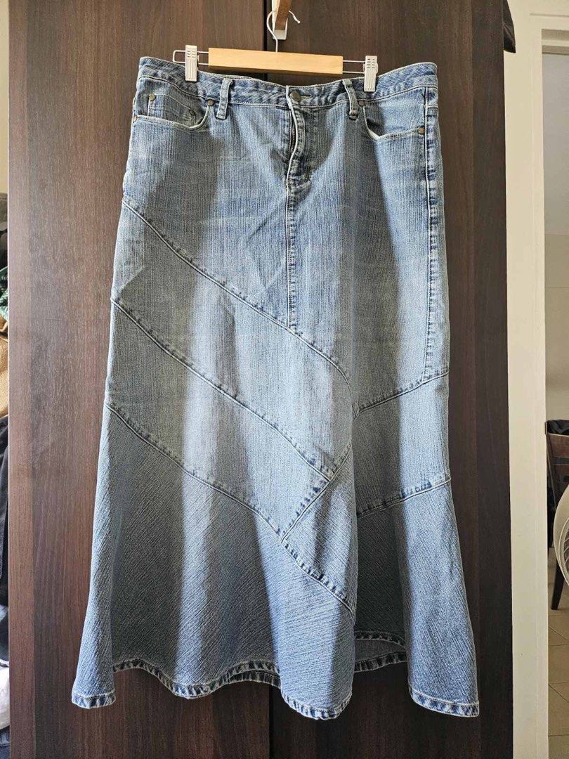 Plus size Denim Maxi Skirt (Category: Skirts) located in Makati City. Submitted by stephdzn (Listing ID 1439479299, Image 2). Description: - Stylish denim maxi skirt Waist 36” Length 36” - Perfect for a casual, chic look - Great for everyday wear.
