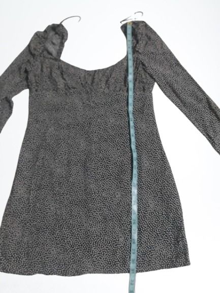 ZARA Polka Dot Long Sleeve Dress (Category: Dresses) located in Davao. Submitted by rosewyn (Listing ID 1439532428, Image 3). Description: - Polka dot pattern - Long sleeves - Scoop neckline - Fitted silhouette - Lightweight fabric - Approximately 30 inches long.