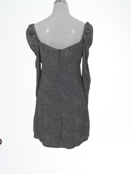 ZARA Polka Dot Long Sleeve Dress (Category: Dresses) located in Davao. Submitted by rosewyn (Listing ID 1439532428, Image 2). Description: - Polka dot pattern - Long sleeves - Scoop neckline - Fitted silhouette - Lightweight fabric - Approximately 30 inches long.