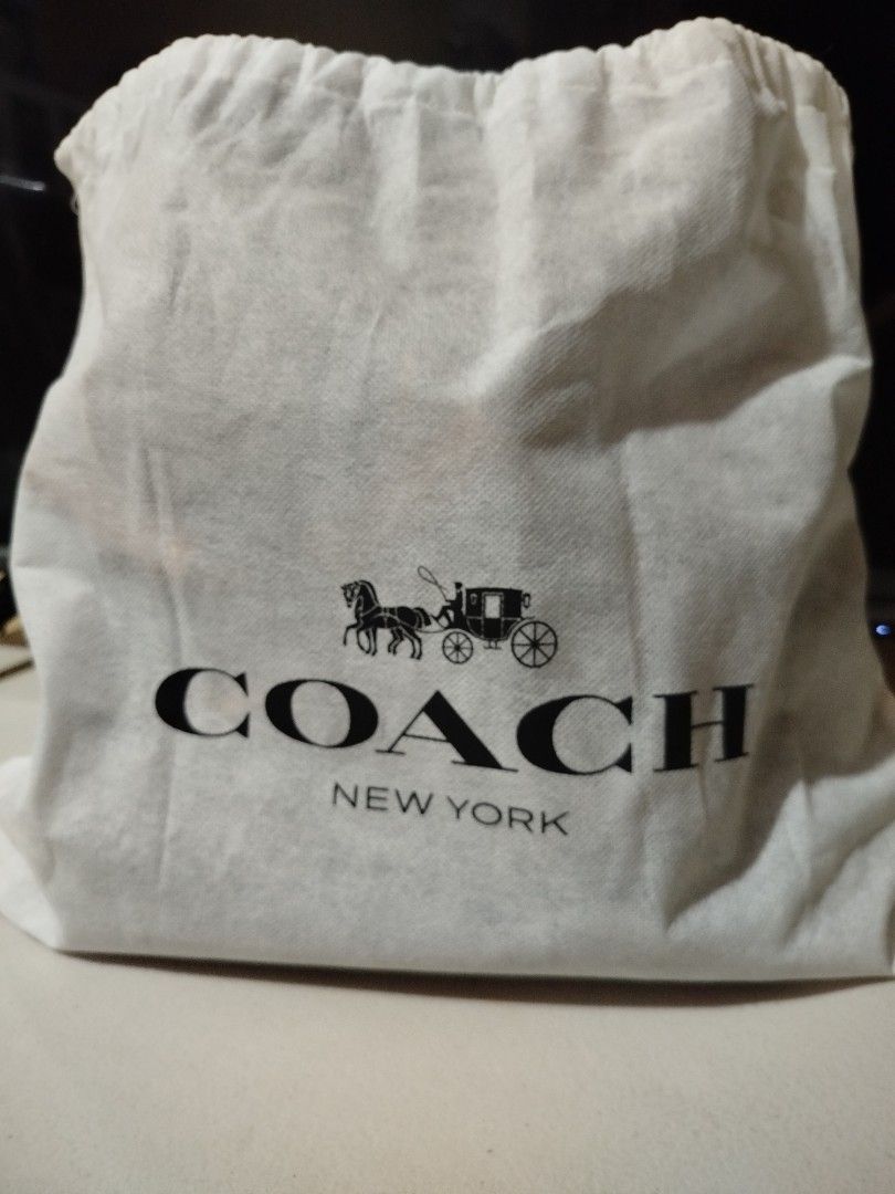Preloved Coach Kleo Backpack in Signature Chambray (Category: Luxury Bags & Wallets) located in Caloocan City. Submitted by justmeberl (Listing ID 1439542084, Image 2). Description: used twice po and si mommy ang gumamit so super maingat. mas lab pa niya po yan kaysa sken. Guaranteed original kasi it was bought po sa Japaaaan Coach Outlet hihi.