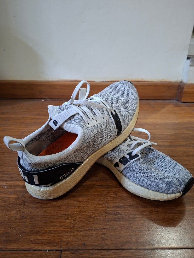 Puma Hybrid Runner Sneakers (Category: Sneakers) located in Manila. Submitted by tradersinc (Listing ID 1439467086, Image 3). Description: - Puma Hybrid Runner sneakers - Gray and white colorway - Knitted upper - White laces - Black strap with Puma logo - Cream-colored soles - Black rubber bottoms - Signs of wear on soles - Original Pick up only. location Talayan Qc. MOP gcash / BDO / COD RFS : Disposal The shoes is very comfortable. very soft cu
