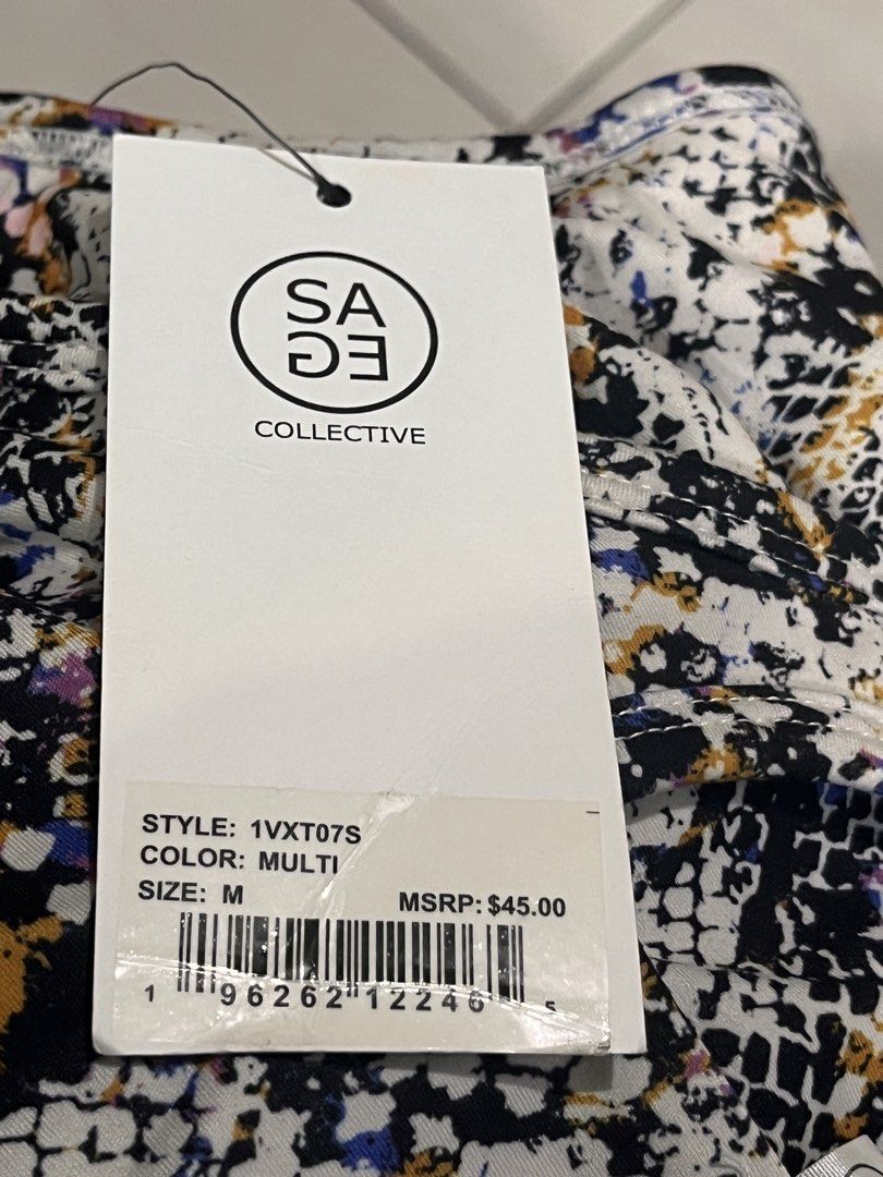 Sage Collective Sports Bra (Category: Activewear) located in Quezon City. Submitted by babybutton2018 (Listing ID 1439465995, Image 3). Description: - Sage Collective sports bra - Size: M - Eye-catching snakeskin print - Multi-color design - Racerback style - Keyhole back detail - Original price: "$45.00" - Brand new RFS: Decluttering.