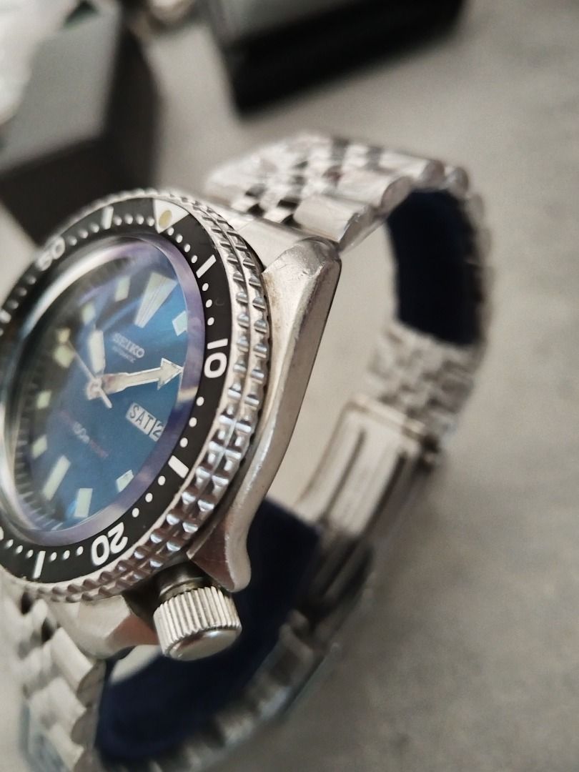 Seiko 6309 7290 slim turtle (Category: Men's Watches) located in San Juan City. Submitted by pdj9898 (Listing ID 1439424334, Image 2). Description: - Seiko automatic diver's watch - Original head - upgraded double dome crystal AR blue coated - movement cleaned and oiled - AM stainless steel jubilee - very good power reserve .