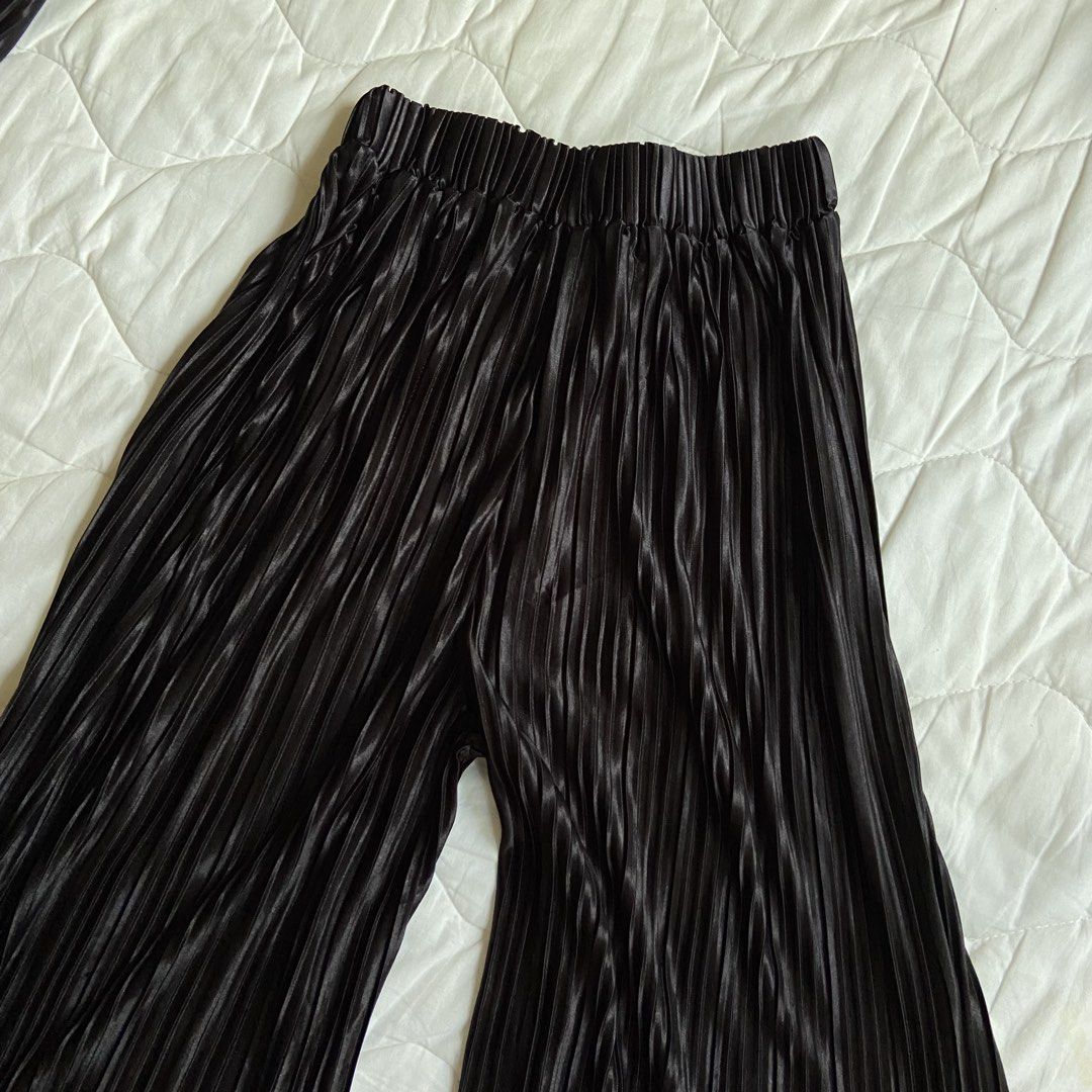 Silk pleated coordinates set [Longsleeves & Pants] (Category: Sets or Coordinates) located in Manila. Submitted by dumpcloset (Listing ID 1357833039, Image 3). Description: Free size ( oversized fit) silk pleated fabric bottom is garterized ‼️actual pics posted ship via J&T loc bulacan.