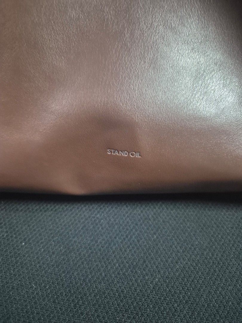 Stand oil shoulder bag (Category: Luxury Bags & Wallets) located in Manila. Submitted by cutefinds (Listing ID 1439553060, Image 2). Description: Dm if interested.