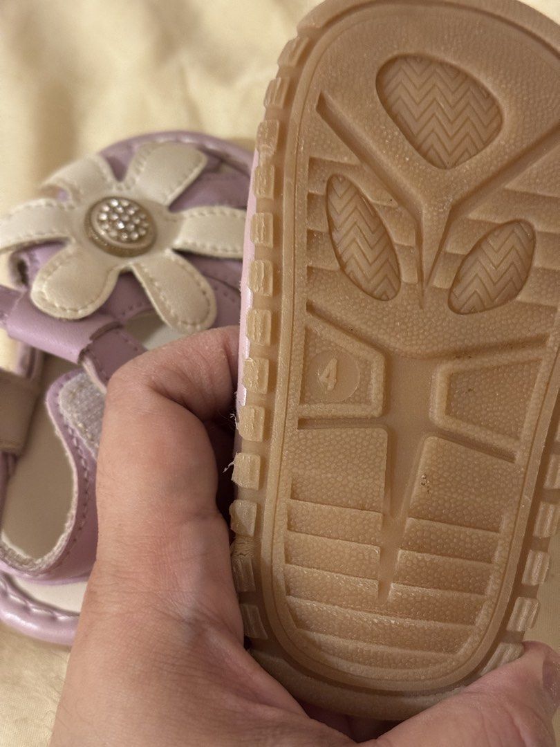 Sugar kids lilac sandals (Category: Babies & Kids Fashion) located in Baliuag. Submitted by kiellyberry (Listing ID 1439590764, Image 2). Description: Condition 9.5/10 Hindi naman ito nailakad. just for photos lang.
