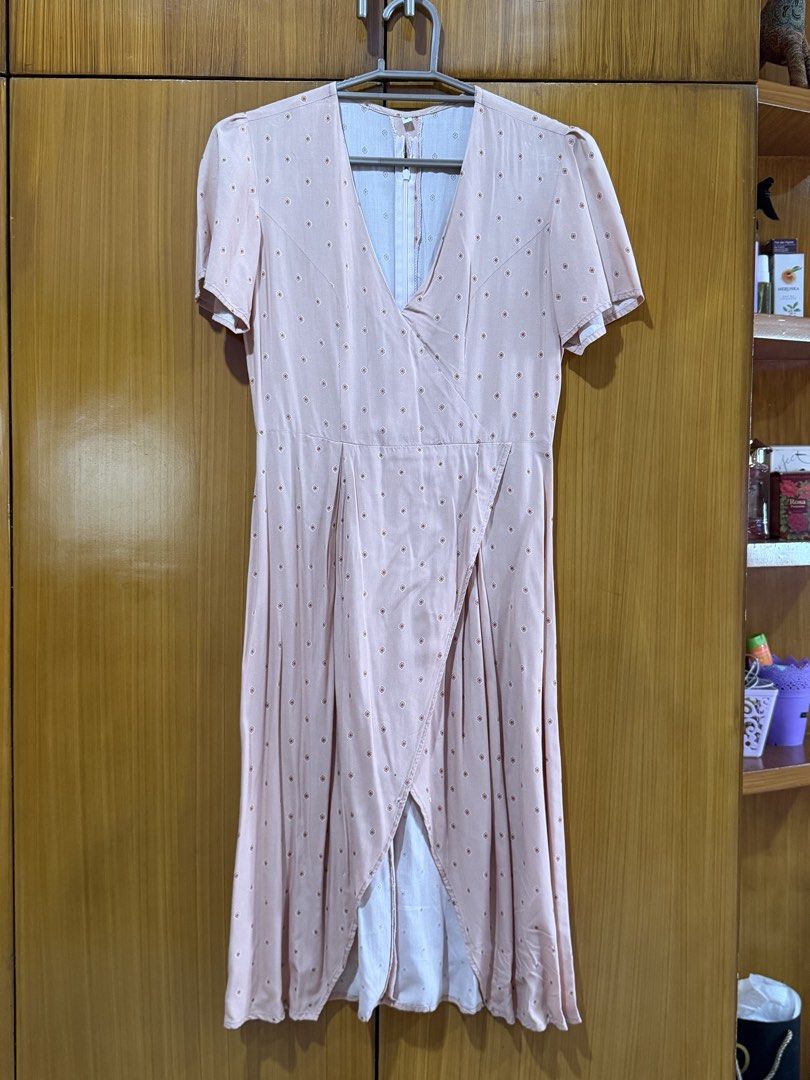 Suzy Clothing Dress (Category: Dresses) located in Iloilo. Submitted by chringgg (Listing ID 1439465949, Image 2). Description: •one of their og designs •used but not abused • sf + 100.
