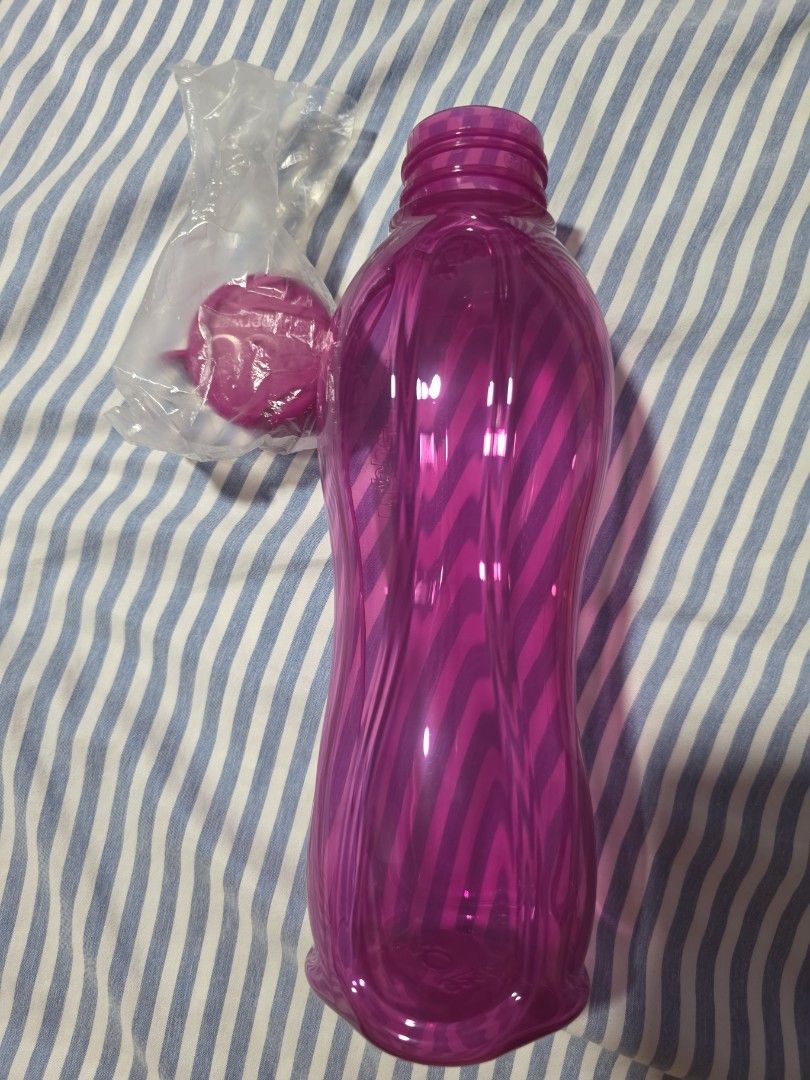 Tupperware Water Bottle 750ml - Purple462200994928404480