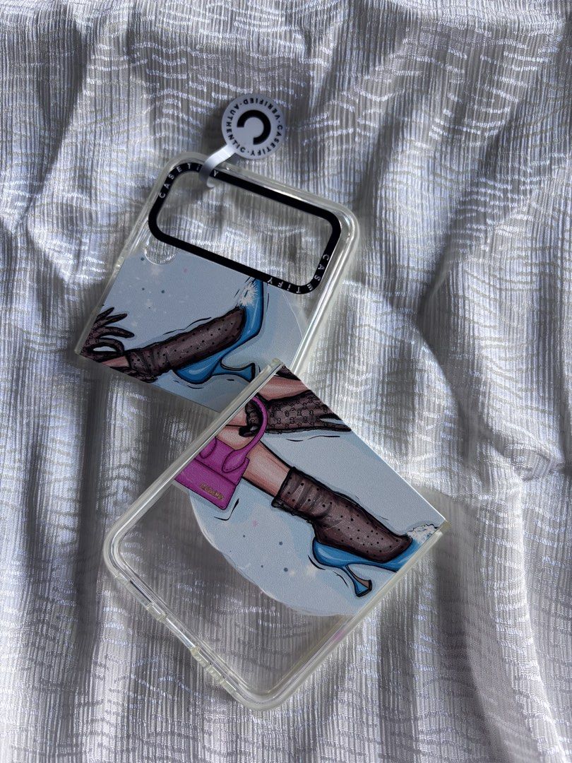 Unused samsung galaxy flip 4 case (Category: Cases & Sleeves) located in Paranaque City. Submitted by luxemomma (Listing ID 1439607289, Image 3). Description: Unused. Authentic Loc: Paranaque MOP: Gcash/BPI.
