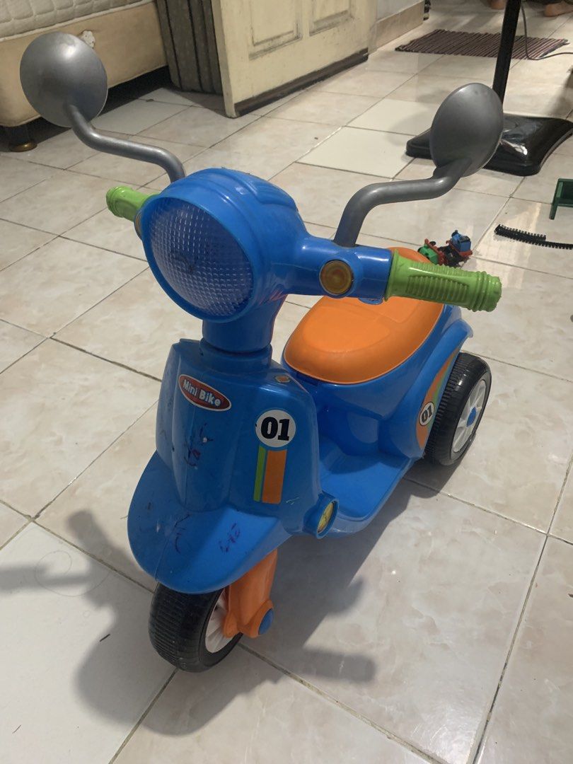 Vespa anak (Kategori: Mainan) berada di Jakarta Barat. Dikirim oleh prelovedbydieth (ID iklan 1439477336, Gambar 3). Deskripsi: Kondisi sesuai foto Sudah tidak bs bunyi krn karatan .
