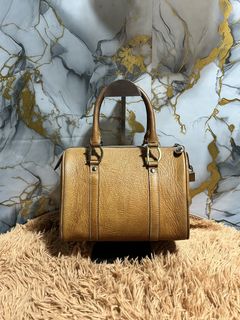 (Category: ) located in . Submitted by thrift-to-thrift-ukay (Listing ID 1439570905, Image 1). Description: .