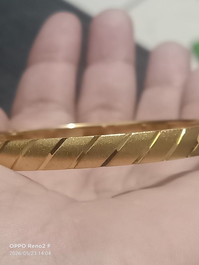 Vintage Monet Bangle (Category: Bracelets) located in Las Pinas. Submitted by chariepadilla (Listing ID 1439476141, Image 3). Description: M size 18 cm.
