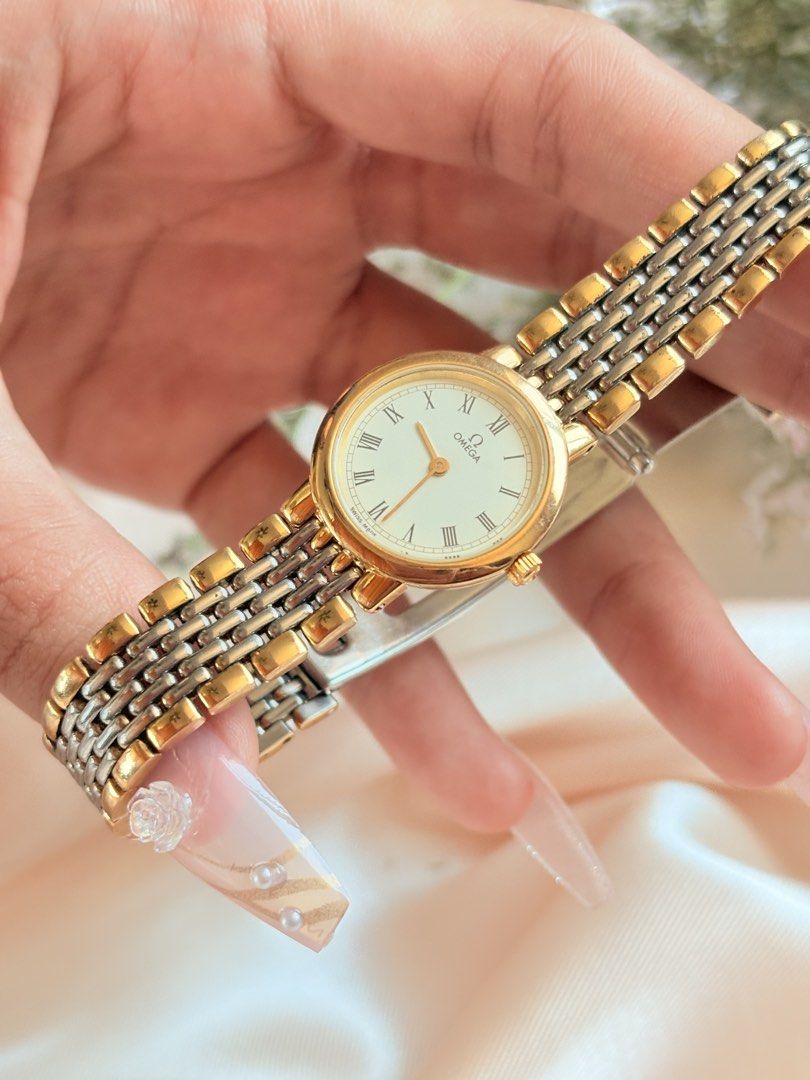 Vintage OMEGA De Ville (Category: Women's Watches) located in Manila. Submitted by vantageph_02 (Listing ID 1439443779, Image 3). Description: Quartz Ref. 795.0898 Cal. 1458 Case 22mm x Lugs 12mm White Roman Dial Stainless Steel / Gold Plated 6 months warranty ₱25,000.