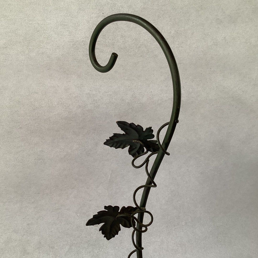 Vintage Wrought Iron Grape Hanger (Category: Other Kitchenware & Tableware) located in Davao. Submitted by atbpshop192593 (Listing ID 1439534410, Image 2). Description: Php300 Vintage Wrought Iron Grape Hanger H: 18 inches L: 6.2 inches Please REVIEW PHOTOS We use 100% repurposed packaging materials SF starts at Php70 via Flash Express First to pay.