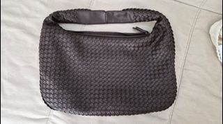 (Category: ) located in . Submitted by preloved_38 (Listing ID 1439424570, Image 1). Description: .
