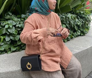 (Category: ) located in . Submitted by izzatisells (Listing ID 1439596643, Image 1). Description: .