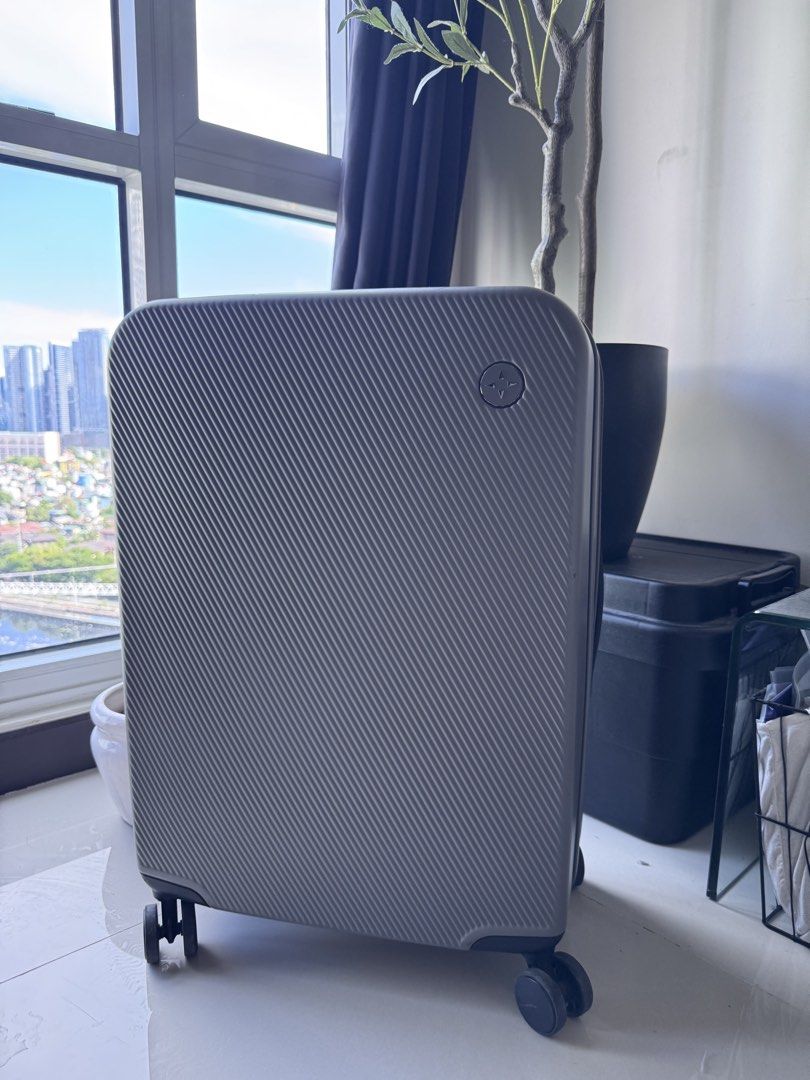 World Traveller M dium Luggage (Category: Luggage) located in Mandaluyong City. Submitted by cartmyitems (Listing ID 1439485600, Image 1). Description: Used twice.