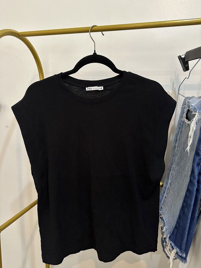 Zara black detailed sleeve top (Category: Sleeveless) located in Caloocan City. Submitted by sophie.beaver08-33478 (Listing ID 1439458271, Image 1). Description: Small-med.