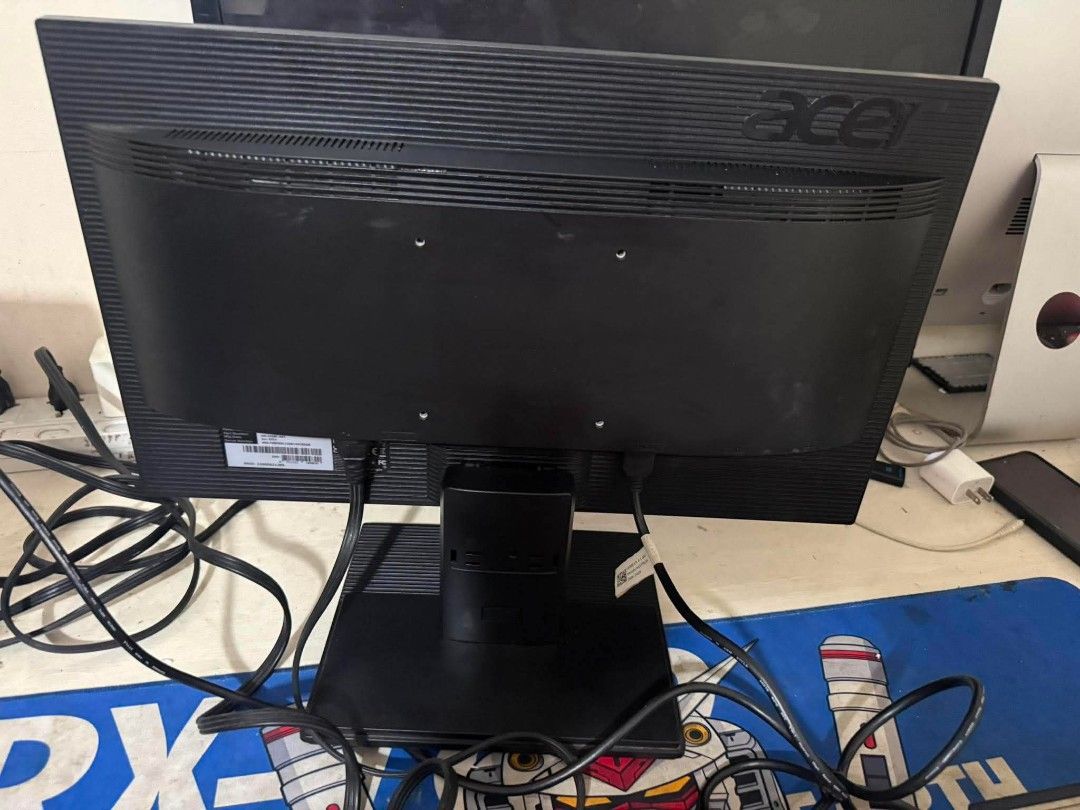 Acer 20 inches (Category: Monitor Screens) located in Manila. Submitted by happyearth.953a15 (Listing ID 1439735305, Image 2). Description: Acer 20 inches HDMI and VGA ports With power cord No issue 💸💸 1,800 Location: San Andres bukid manila Pick up or deliver.