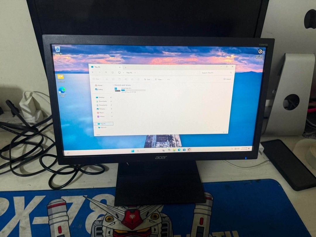 Acer 20 inches (Category: Monitor Screens) located in Manila. Submitted by happyearth.953a15 (Listing ID 1439735305, Image 1). Description: Acer 20 inches HDMI and VGA ports With power cord No issue 💸💸 1,800 Location: San Andres bukid manila Pick up or deliver.