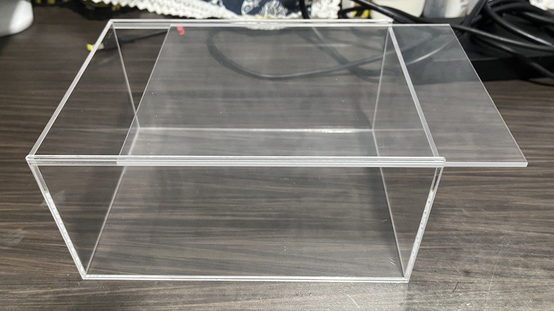 Acrylic Display Case463104813973514240