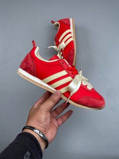 (Category: ) located in . Submitted by awesome_sneakers (Listing ID 1439616056, Image 1). Description: .