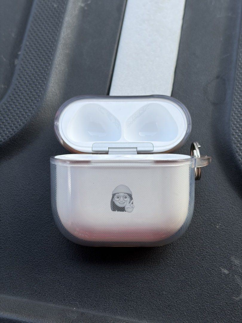 AirPods Gen 4 ANC charging case w engrave (Category: Earphones) located in Dasmarinas. Submitted by markusi22 (Listing ID 1439702721, Image 1). Description: .