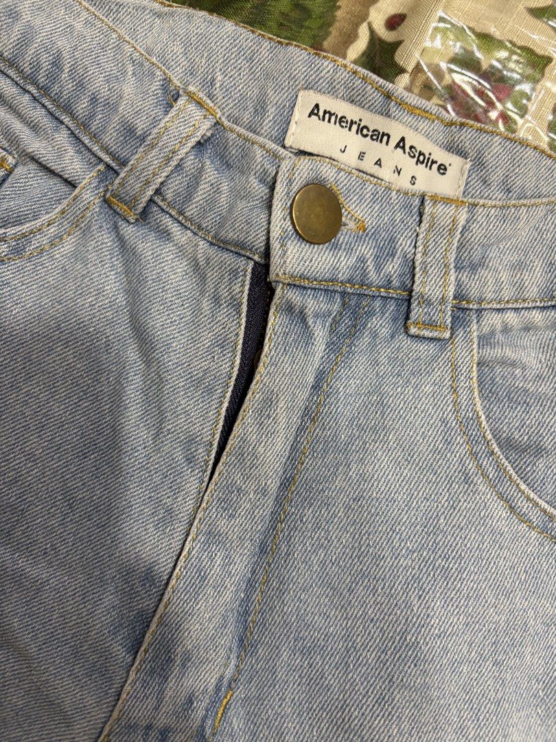 American Aspire Jeans Shorts (Category: Shorts) located in Marikina City. Submitted by ihcas_ (Listing ID 1439651839, Image 3). Description: 🧘🏻‍♀️American Aspire Jeans denim shorts - Light blue color - Working zipper closure size: 25 💸Payment first.