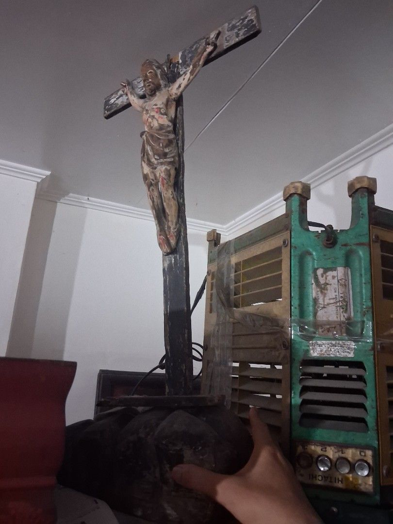Antique Wood Crucifix (Category: Religious Items) located in Quezon City. Submitted by lobaman (Listing ID 1439611893, Image 3). Description: antique wood crucifix.
