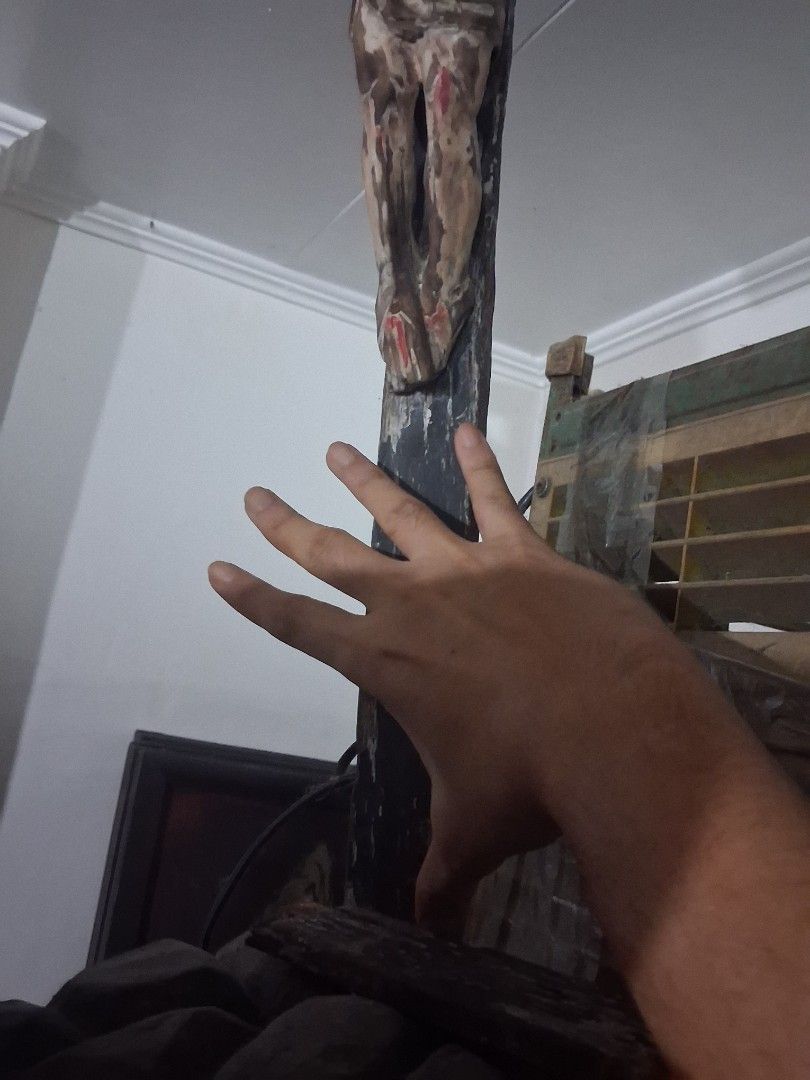 Antique Wood Crucifix (Category: Religious Items) located in Quezon City. Submitted by lobaman (Listing ID 1439611893, Image 2). Description: antique wood crucifix.