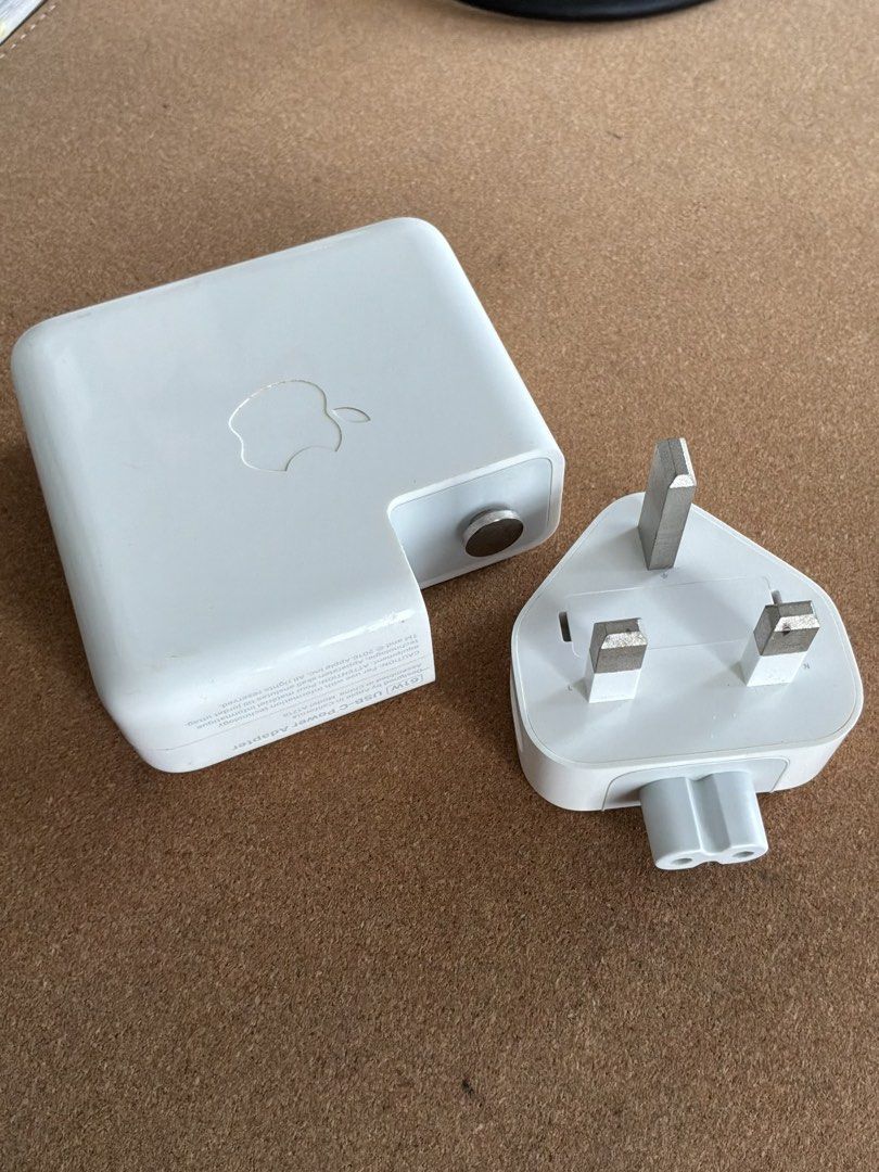 Apple 61W USB-C Power Adapter462679120870133761