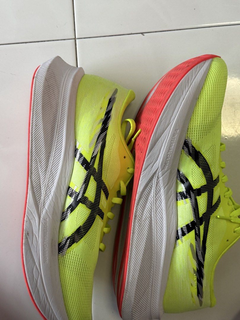 ASICS Men Magic Speed 4 US 10.5 (Category: Sneakers) located in Singapore. Submitted by m4rc_ (Listing ID 1439668647, Image 2). Description: - ASICS Magic Speed 4 running - Men's US size 10.5 Less than 50km .