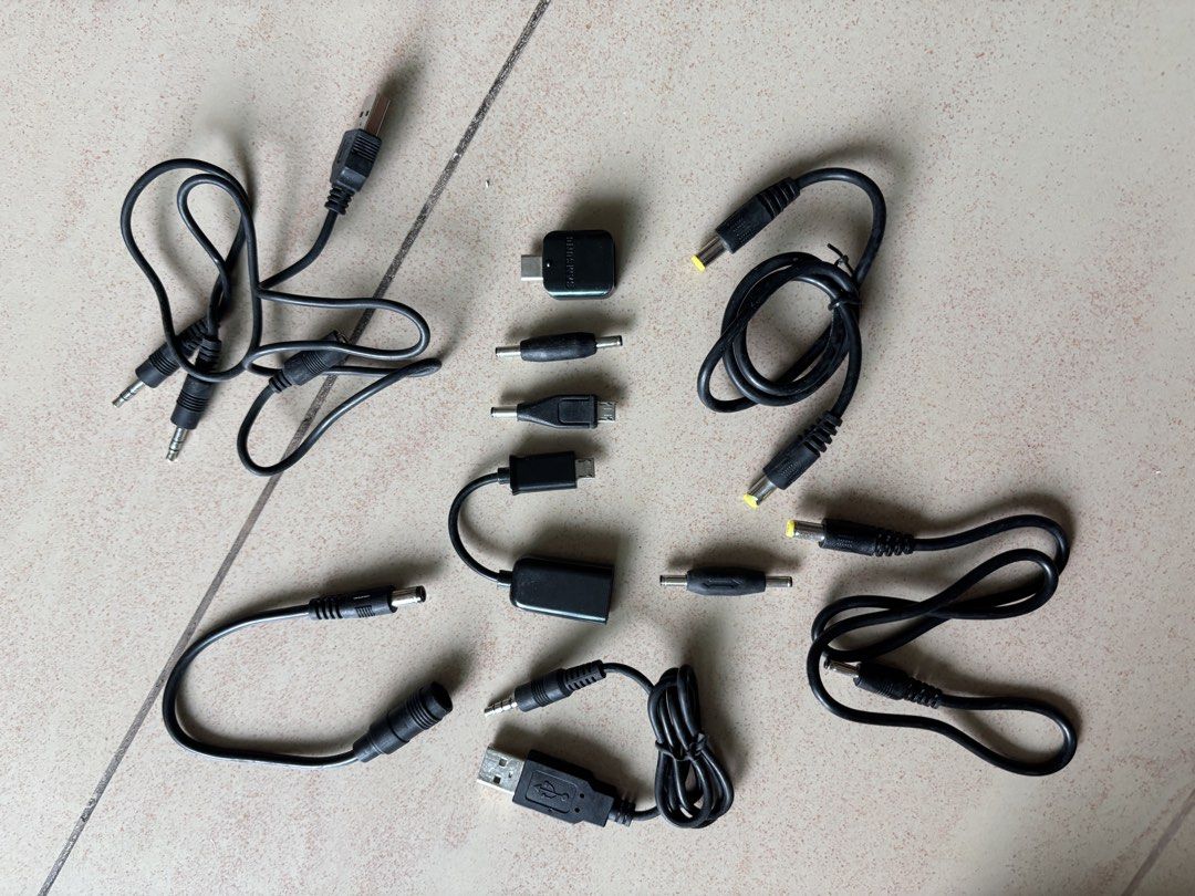Assorted Power Cables and Adapters463497319426959360