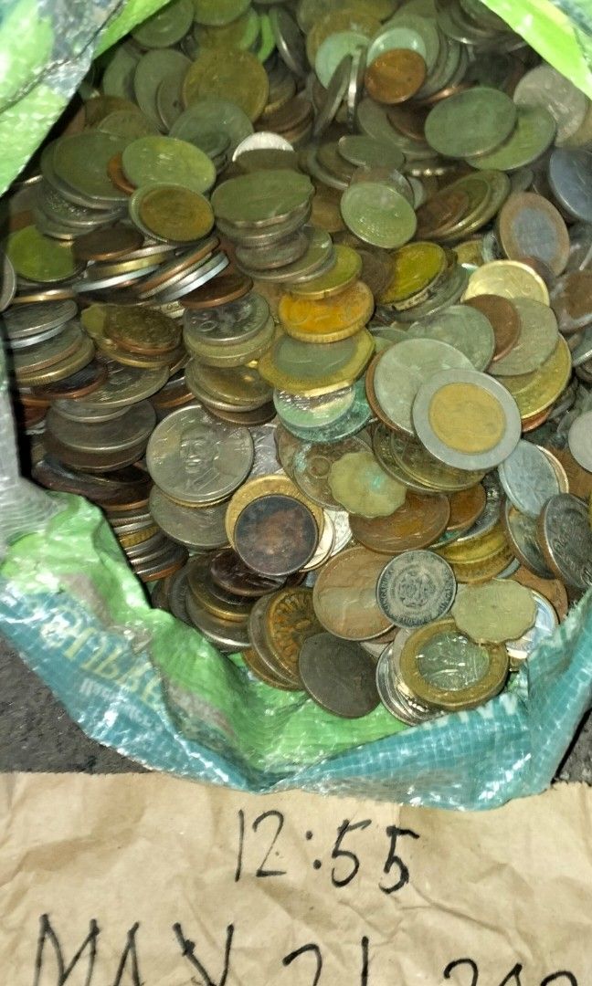 Assorted Vintage Coins (Category: Currency) located in Pateros City. Submitted by origsalvador (Listing ID 1433652313, Image 2). Description: 12 kilo foreign coins ..6k take all .. pm nalang Po.