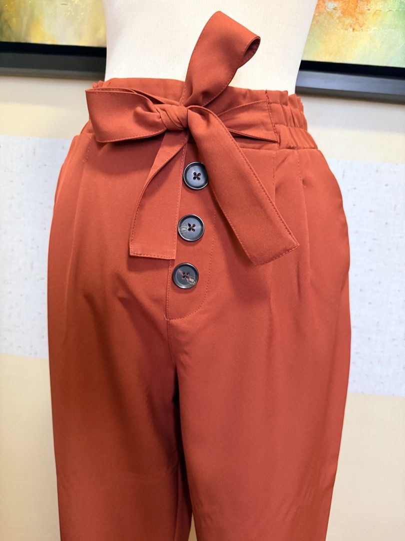 Astradivirus dress pants (Category: Other Bottoms) located in Muntinlupa City. Submitted by gap0710 (Listing ID 1439685261, Image 2). Description: Astradivarius pants with ribbon. Smart casual wear. In excellent, like new conditions. .