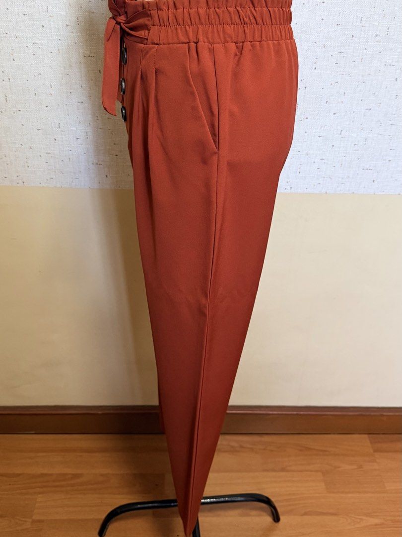 Astradivirus dress pants (Category: Other Bottoms) located in Muntinlupa City. Submitted by gap0710 (Listing ID 1439685261, Image 3). Description: Astradivarius pants with ribbon. Smart casual wear. In excellent, like new conditions. .