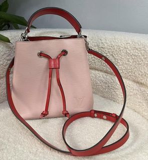 (Category: ) located in . Submitted by chloe_luxuries (Listing ID 1439783833, Image 1). Description: .