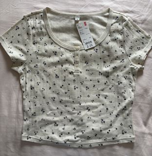 (Category: ) located in . Submitted by myclosettreats (Listing ID 1439695159, Image 1). Description: .