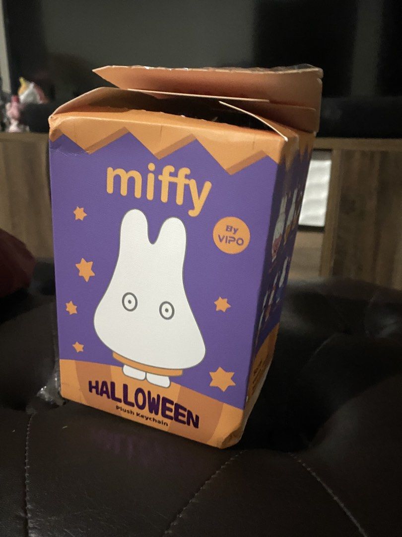 Barbara (Miffy Halloween Plush Keychain) (Category: Plushies & Soft Toys) located in Pila. Submitted by ravenlizabeth (Listing ID 1439732984, Image 1). Description: RFS: I dont really know barbara that much, I wanted a miffy one not expecting barbara. MOP: Gcash MOD: Jnt - Miffy plush keychain in a Halloween costume. - Includes original box. - Great gift idea or addition to your plush collection..