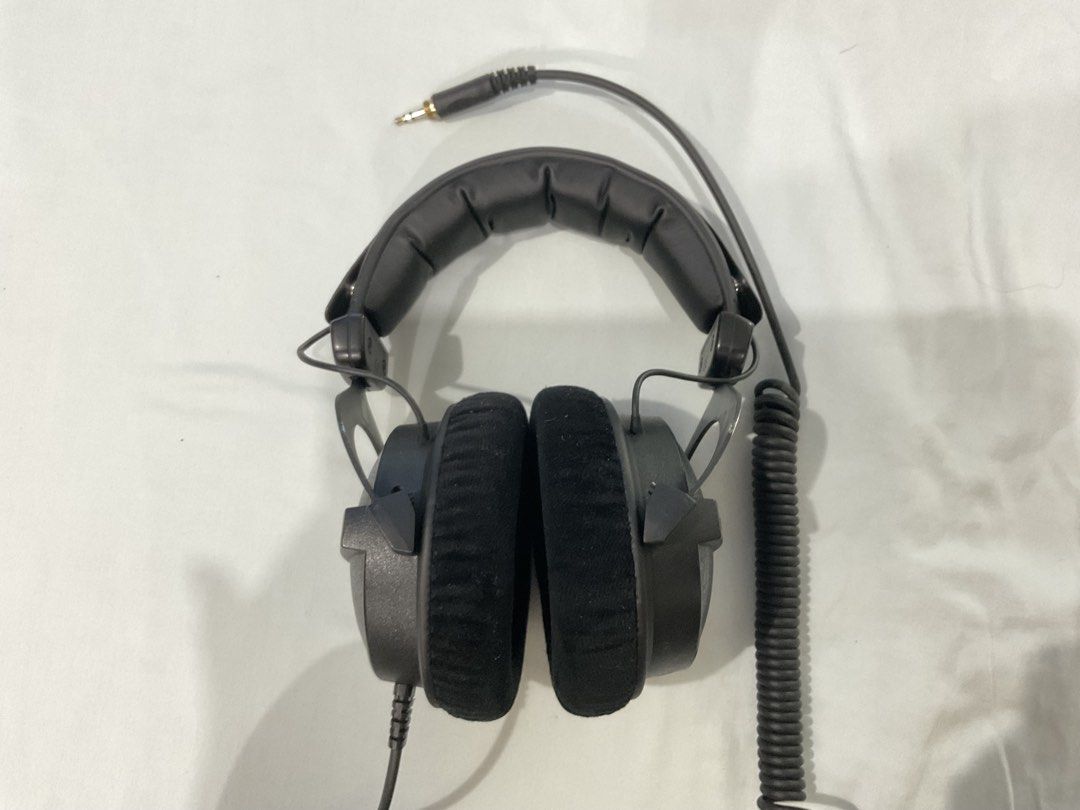 Beyerdynamic DT 770 PRO Headphones (Category: Headphones & Headsets) located in Legazpi City. Submitted by sungker (Listing ID 1439677922, Image 1). Description: Beyerdynamic DT 770 Pro (80 Ohms) Willing to trade with bike parts or mechanical keyboards of equal value or just any electronics that might interest me Issues: Left driver is ~4.5db quieter due to a bad solder job caused by a failed detachable cable mod attempt Very slight rattling at m
