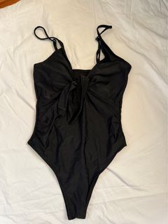 (Category: ) located in . Submitted by r.closet112 (Listing ID 1439702090, Image 1). Description: .