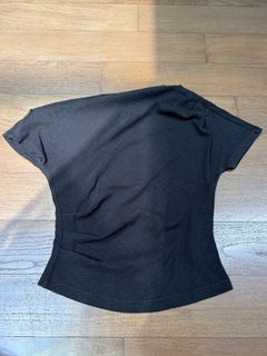(Category: ) located in . Submitted by capycloset (Listing ID 1439655113, Image 1). Description: .